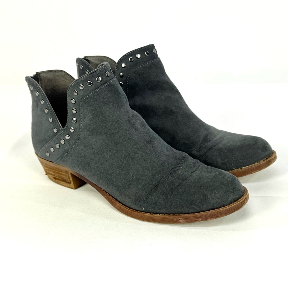 Carlos by Carlos Santana 8 Gray Studded Bailey Ankle Boot, Zip Back, vegan